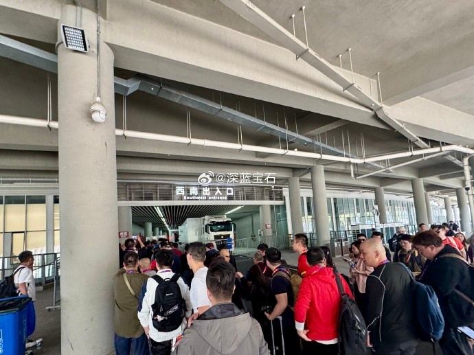 盛況空前！記者曬照：距離中澳之戰(zhàn)還有三小時，現(xiàn)場記者已超百名