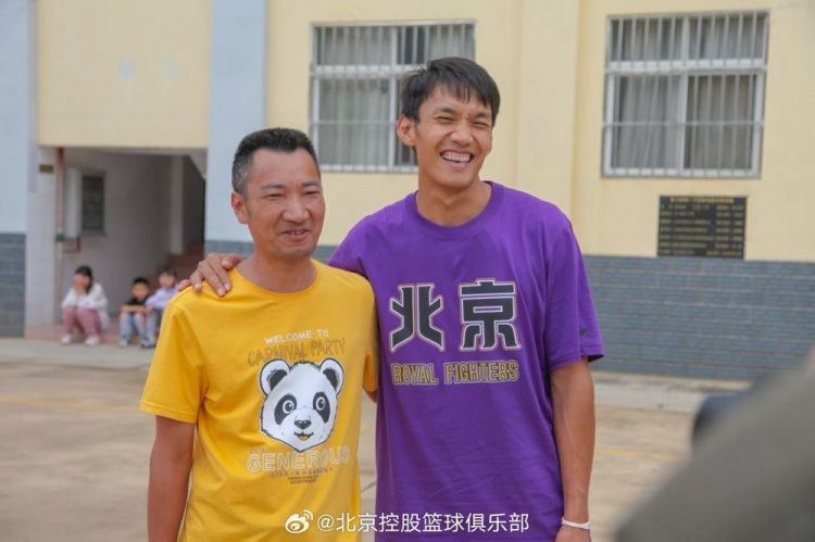 那一封信的故事還在延續(xù) 矣進(jìn)宏母校的師生們來(lái)到北京了！